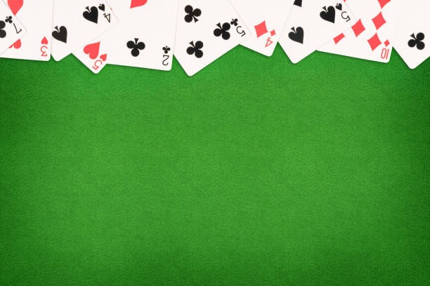 saldowd professional dealer at live blackjack table with HD camera angles